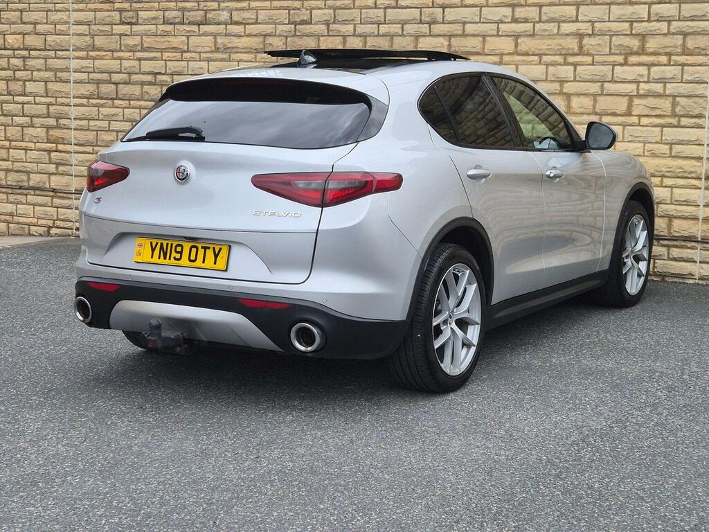 Alfa Romeo Stelvio  Green #21