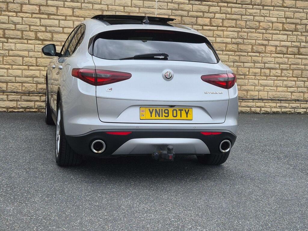 Alfa Romeo Stelvio  Green #25