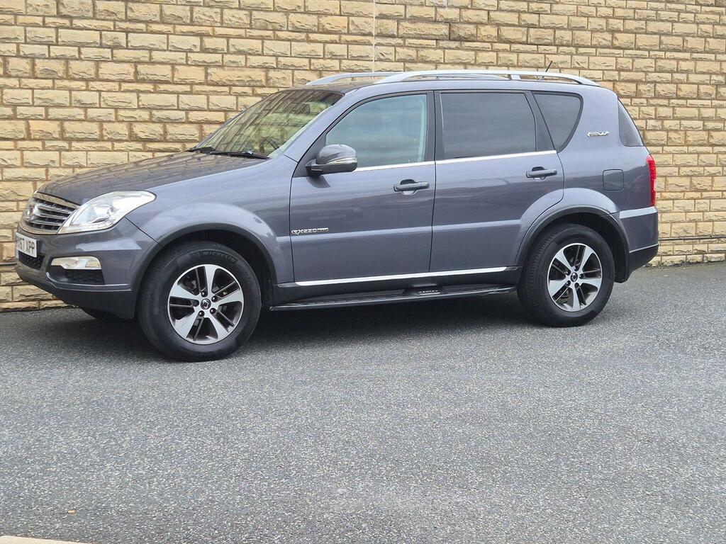 SsangYong Rexton Rexton Ultimate Black #35