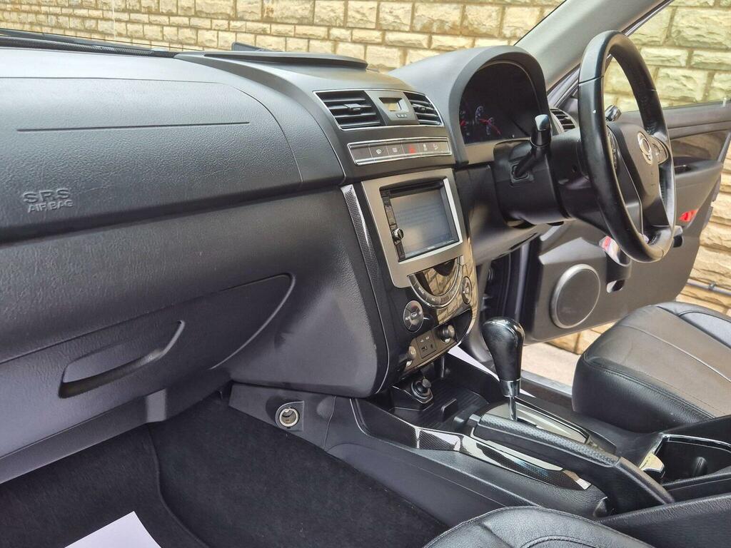 SsangYong Rexton Rexton Ultimate Black #26