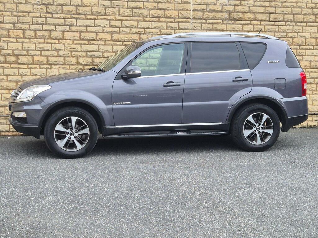SsangYong Rexton Rexton Ultimate Black #32