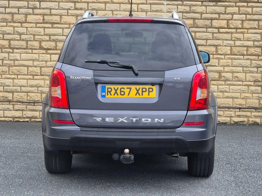 SsangYong Rexton Rexton Ultimate Black #23