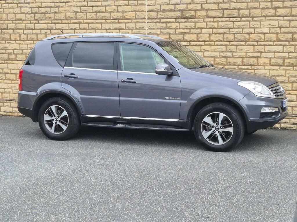 SsangYong Rexton Rexton Ultimate Black #13