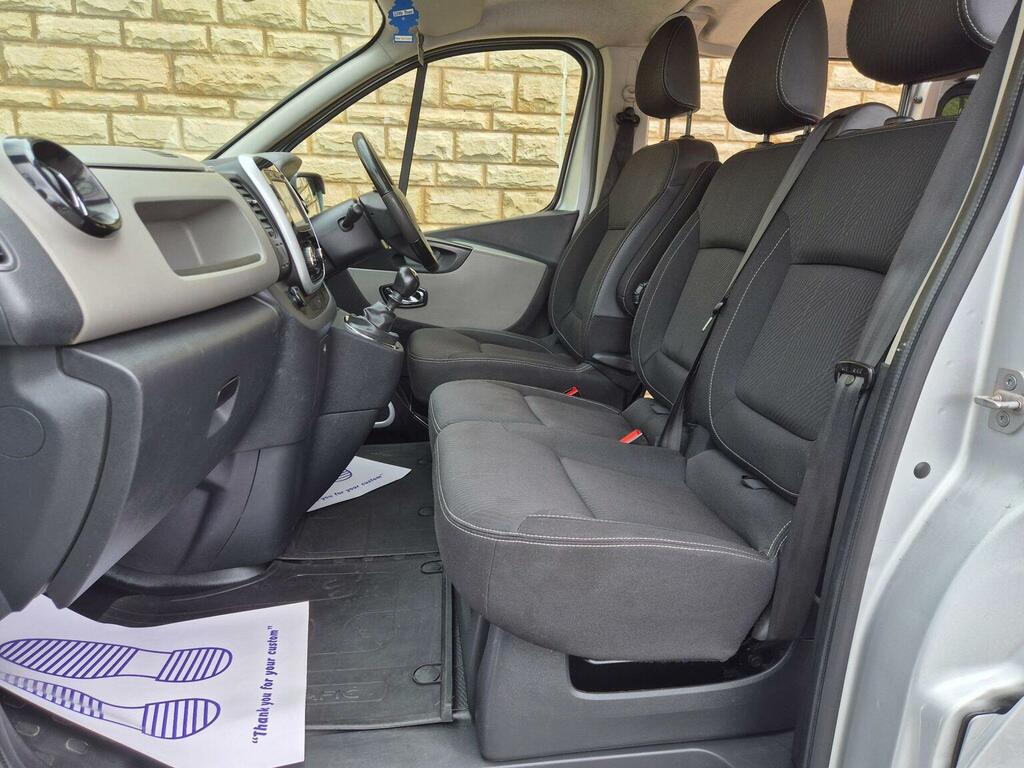 Renault Trafic 1.6 Dci Energy 27 Sport Nav Crew Van Swb Euro 6 S Silver #6