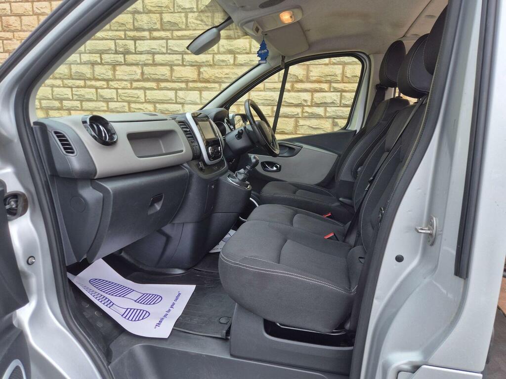 Renault Trafic 1.6 Dci Energy 27 Sport Nav Crew Van Swb Euro 6 S Silver #2