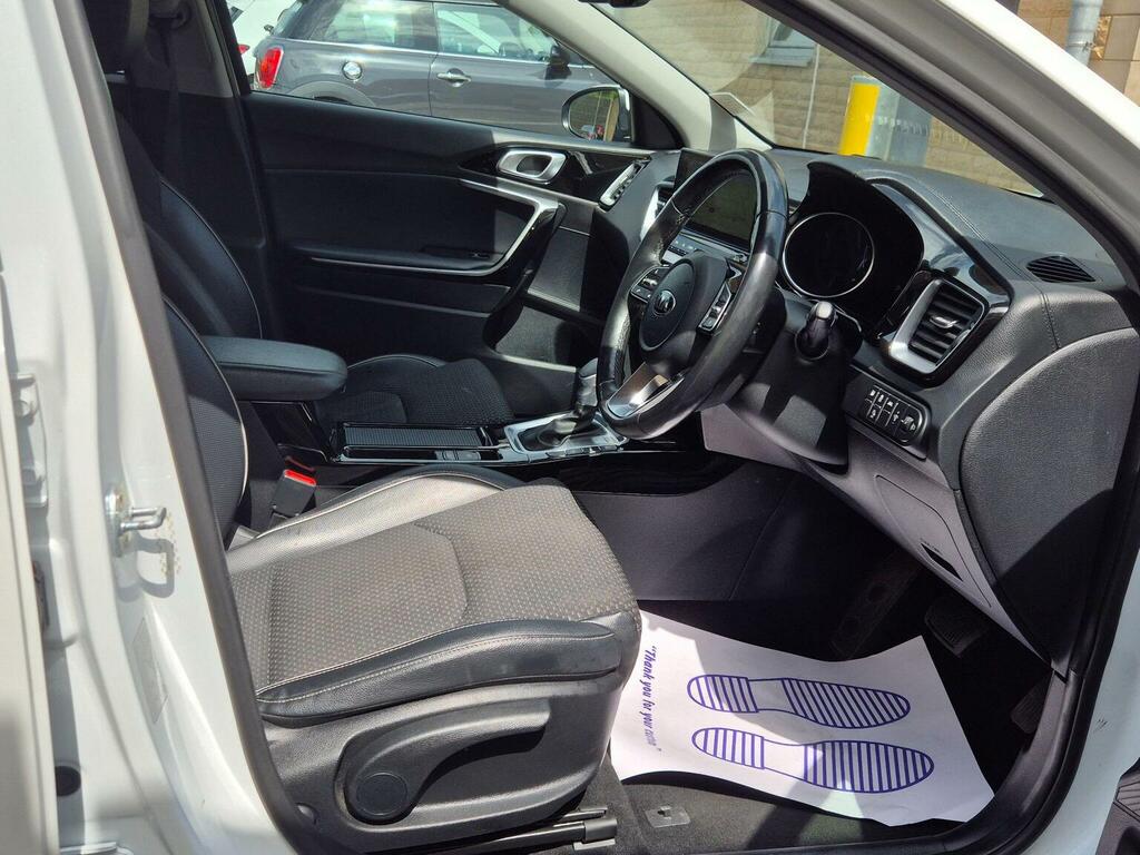 Kia Xceed 1.6 Gdi 8.9Kwh 3 Dct Euro 6 Ss White #2