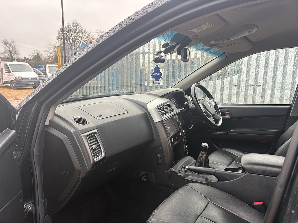 SsangYong Musso Pickup Red #17