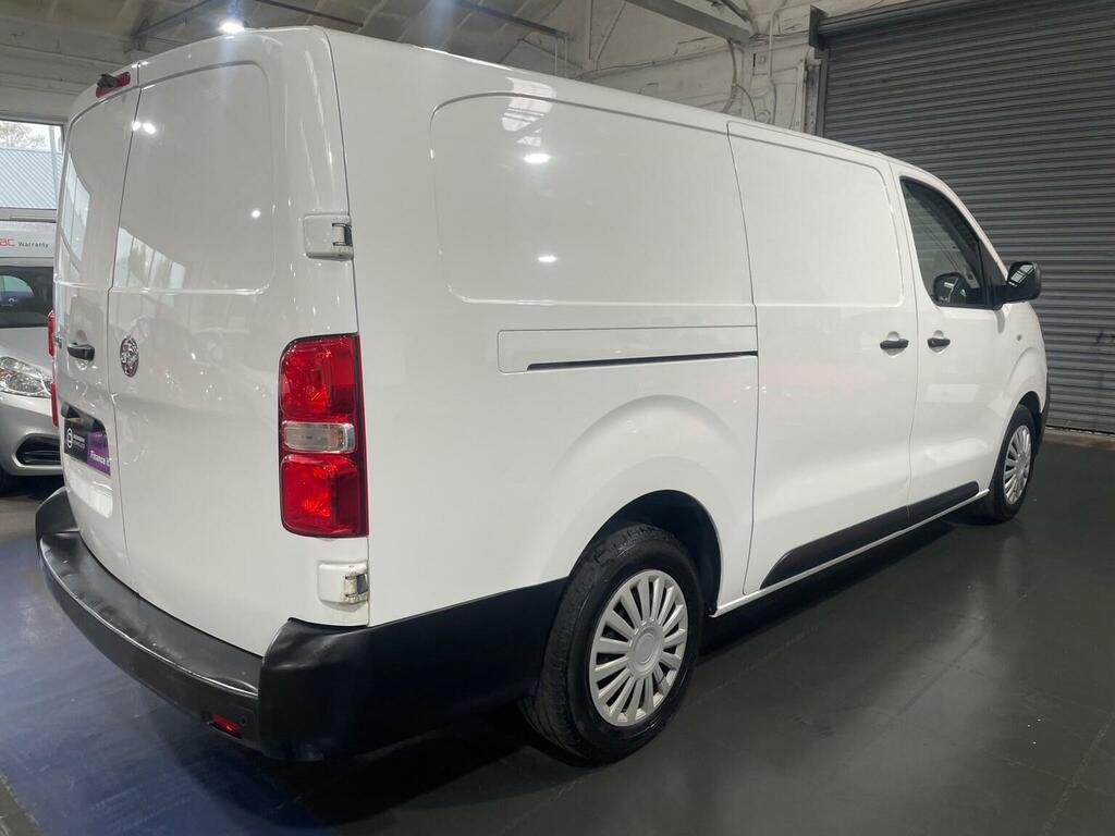 Vauxhall Vivaro Mpv White #10
