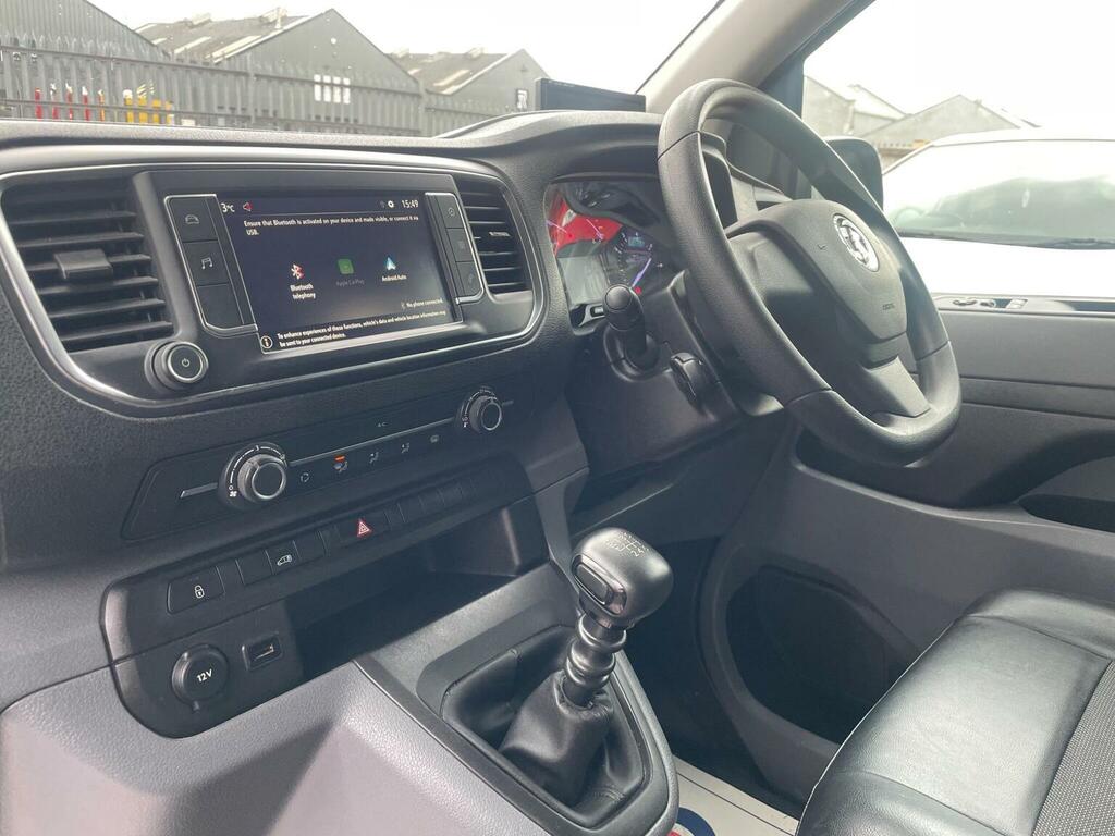 Vauxhall Vivaro Mpv White #13