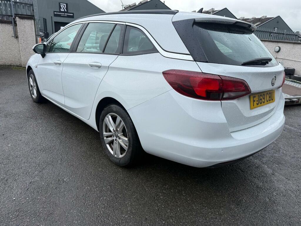 Vauxhall Astra Estate 1.6 Cdti Blueinjection Design Sports Tourer FJ69COU #4
