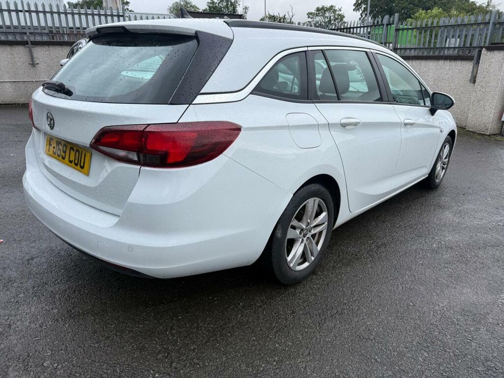 Vauxhall Astra Estate 1.6 Cdti Blueinjection Design Sports Tourer FJ69COU #3