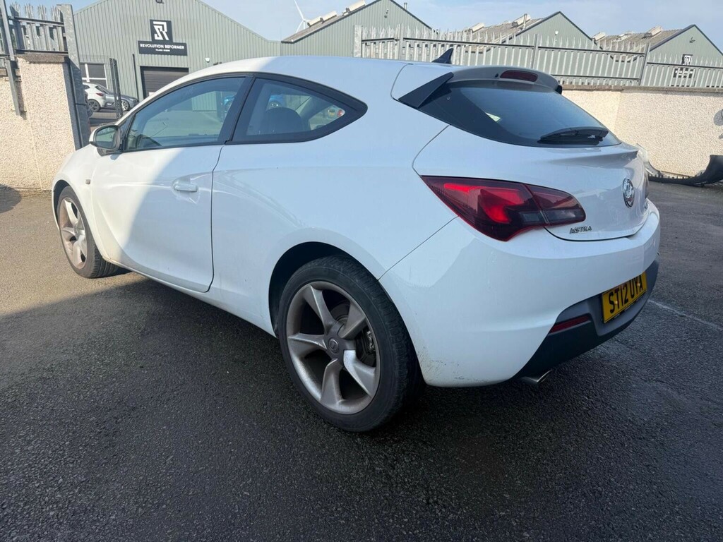 Vauxhall Astra GTC 1.6T 16V Sport Euro 5 White #3