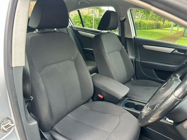 Volkswagen Passat Estate Grey #10