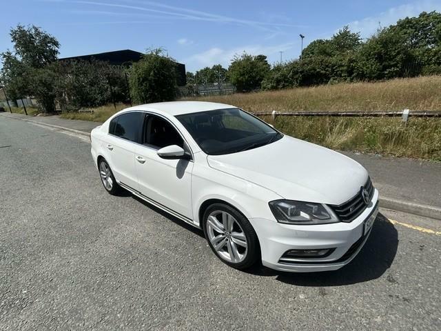 Volkswagen Passat 1.6 Tdi Bluemotion Tech R-line White