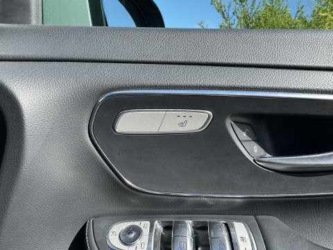 Mercedes-Benz V Class Mpv Silver #14