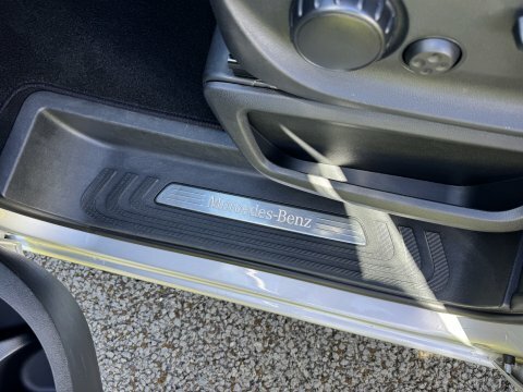Mercedes-Benz V Class Mpv Silver #21