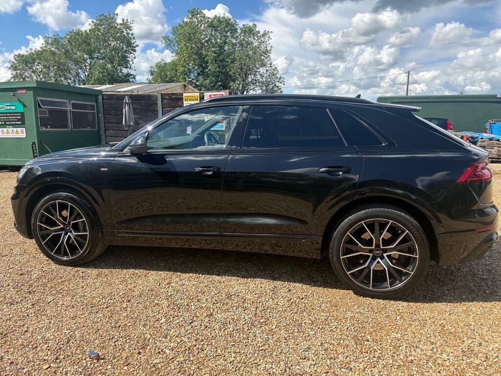 Audi Q8 3.0 Tfsi V6 55 Black Edition Tiptronic Quattro Eur ML22LNH Black #4