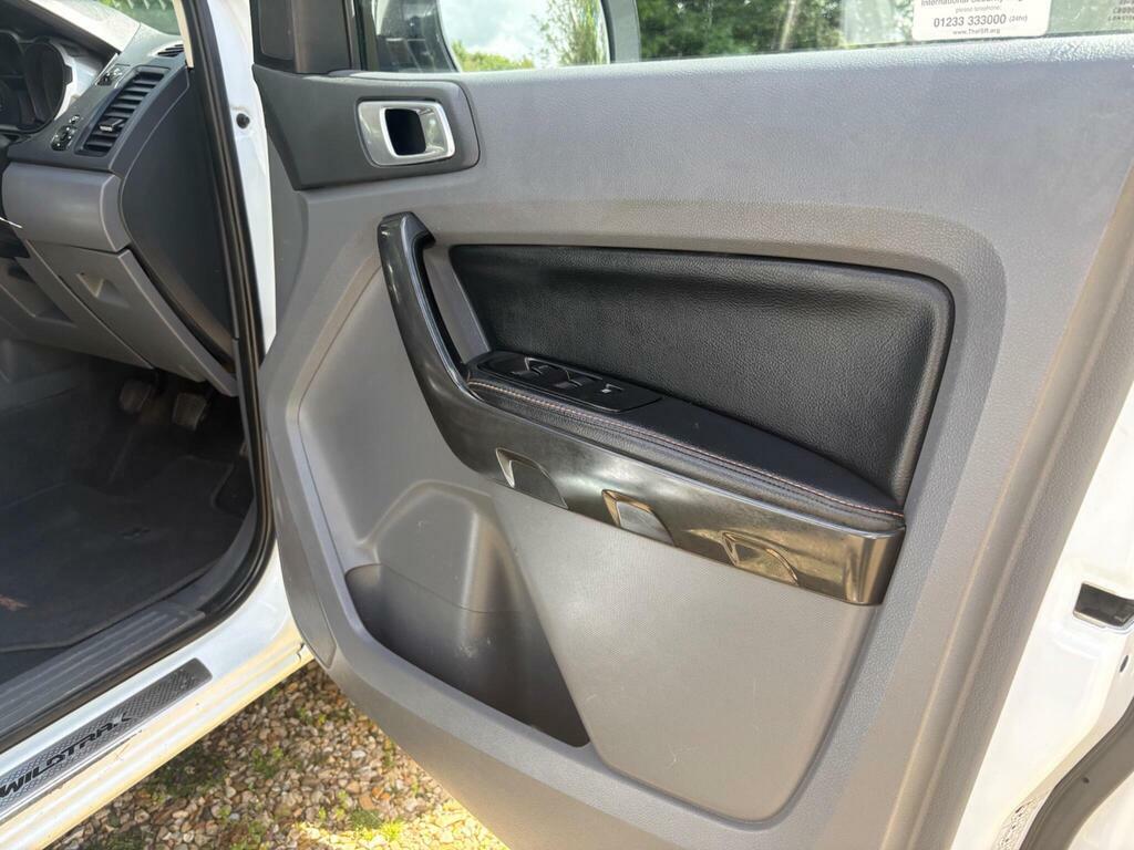 Ford Ranger Wildtrak Black #14