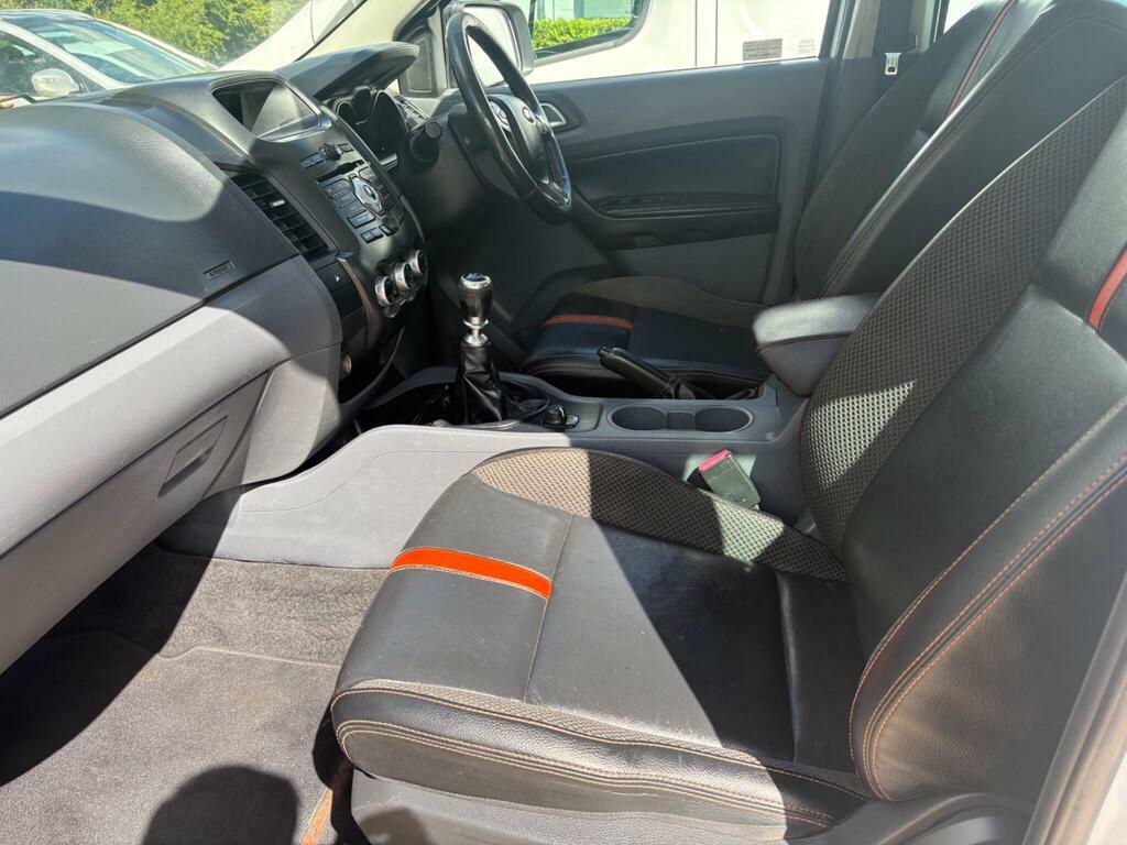 Ford Ranger Wildtrak Black #8