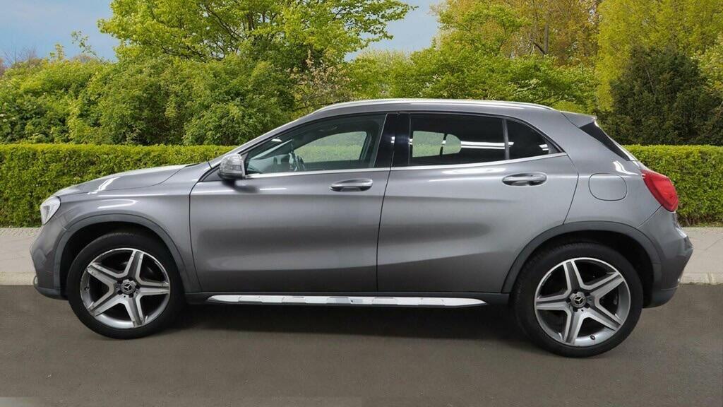 Mercedes-Benz GLA Class 1.6 Gla200 Amg Line 7G-dct Euro 6 Ss Grey #3