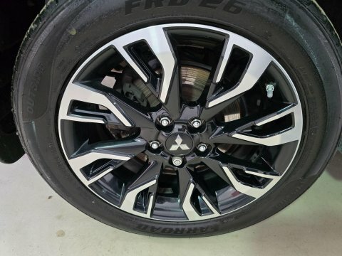 Mitsubishi Outlander Di-d 3 Black #46