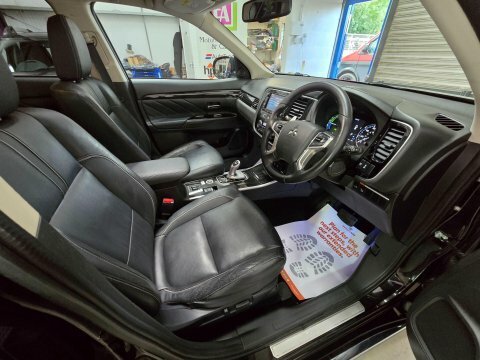 Mitsubishi Outlander Di-d 3 Black #39