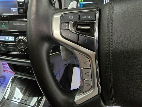 Mitsubishi Outlander Di-d 3 Black #32