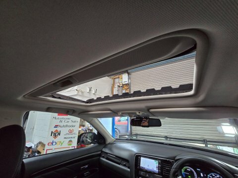 Mitsubishi Outlander Di-d 3 Black #18