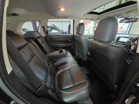 Mitsubishi Outlander Di-d 3 Black #15