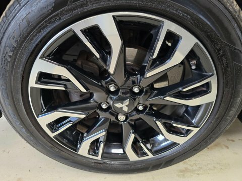 Mitsubishi Outlander Di-d 3 Black #44