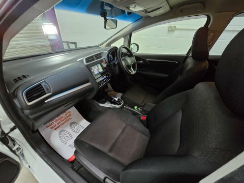 Honda Fit Hybrid White #30