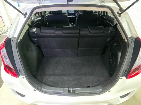 Honda Fit Hybrid White #8