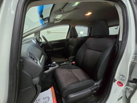 Honda Fit Hybrid White #31