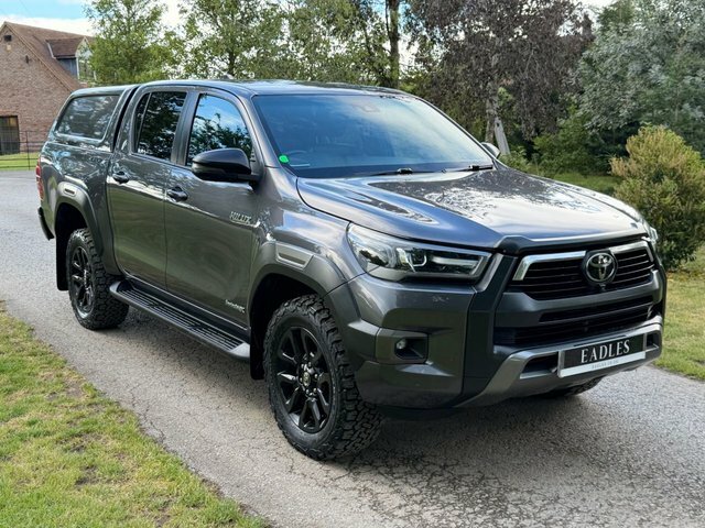 Toyota HILUX Pickup Grey