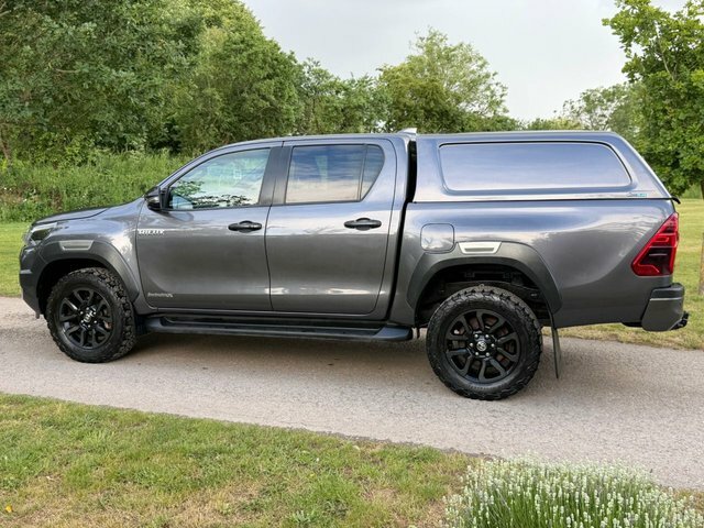 Toyota HILUX Pickup Grey #3
