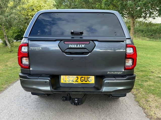 Toyota HILUX Pickup Grey #5