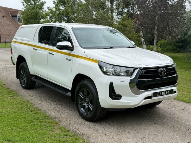 Toyota HILUX Pickup White