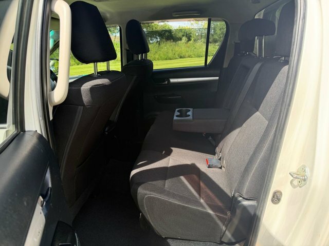 Toyota HILUX Active Grey #10