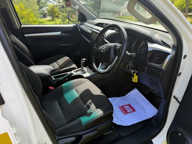 Toyota HILUX Active Grey #8