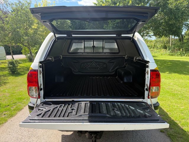 Toyota HILUX Active Grey #11
