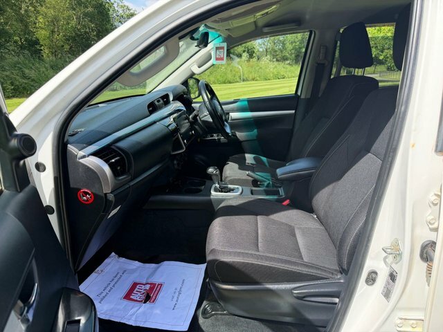 Toyota HILUX Active Grey #9