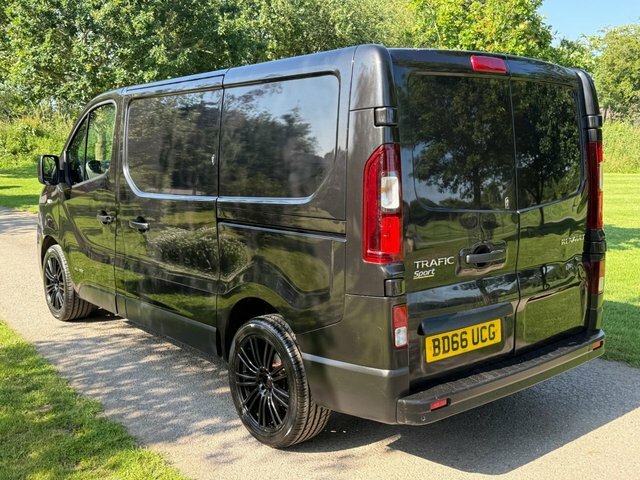 Renault Trafic Mpv Black #4