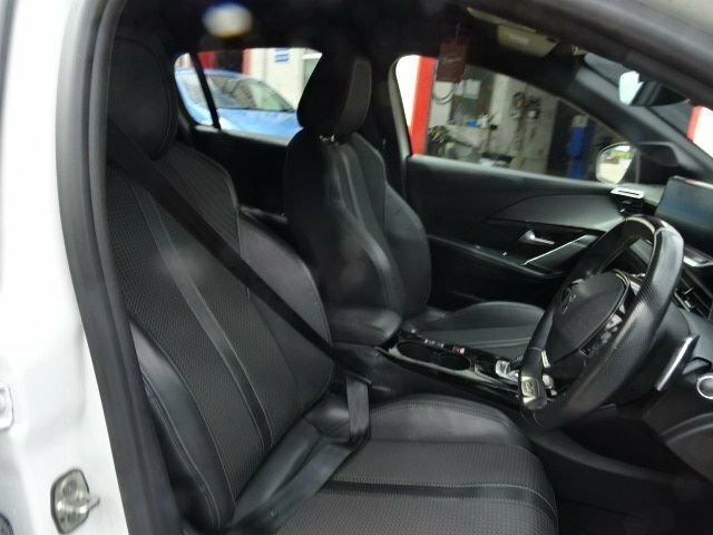 Peugeot 208 1.2 Puretech 100 Allure Yellow #14