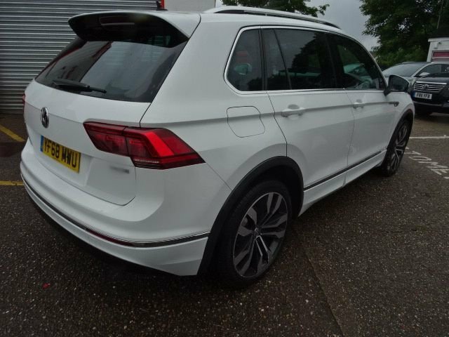 Volkswagen Tiguan 2L R-line YF68MWU White #5