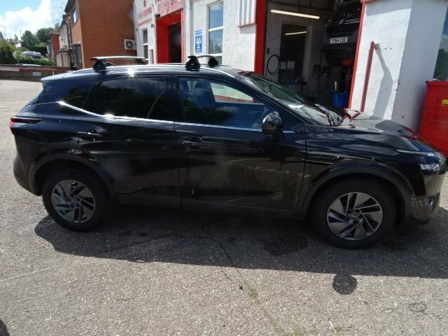 Nissan Qashqai 1.3L Acenta Premium Black #3