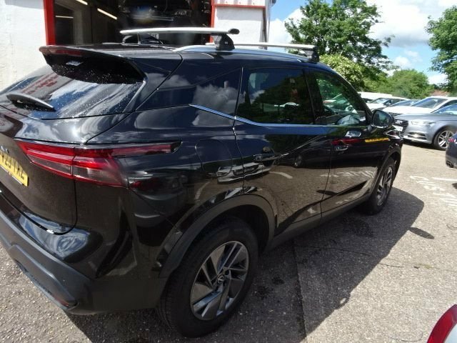 Nissan Qashqai 1.3L Acenta Premium Black #4