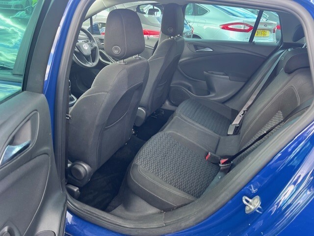 Vauxhall Astra Design Cdti MD18TSV #6