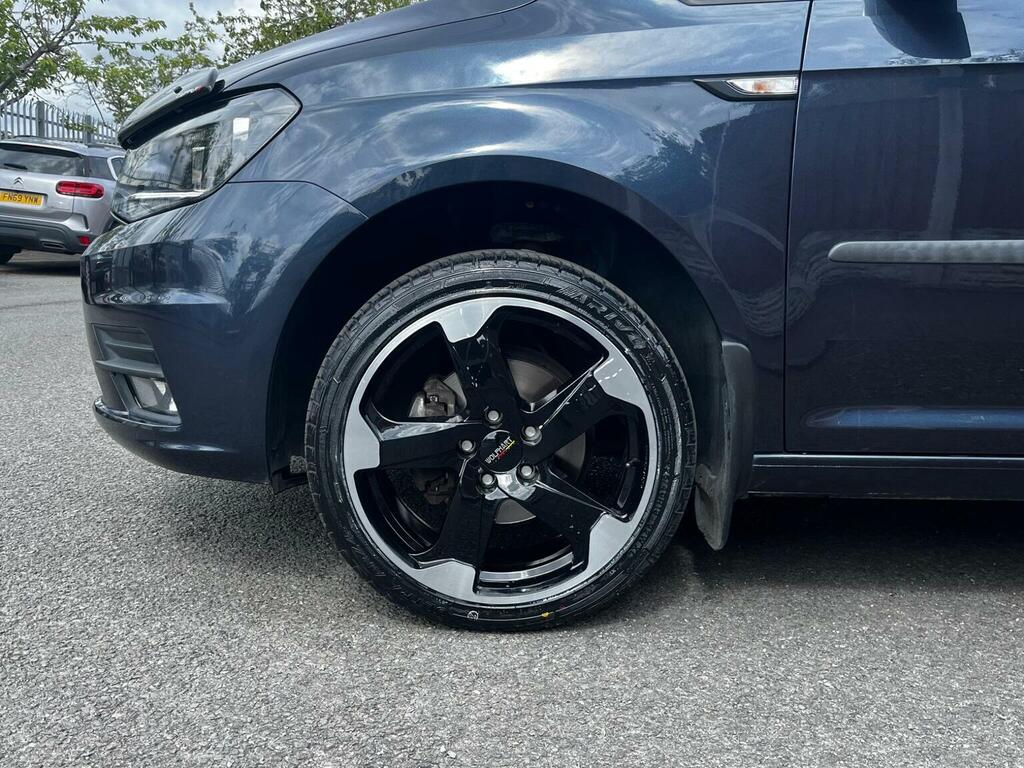 Volkswagen Caddy Maxi 2L Maxi Black #8
