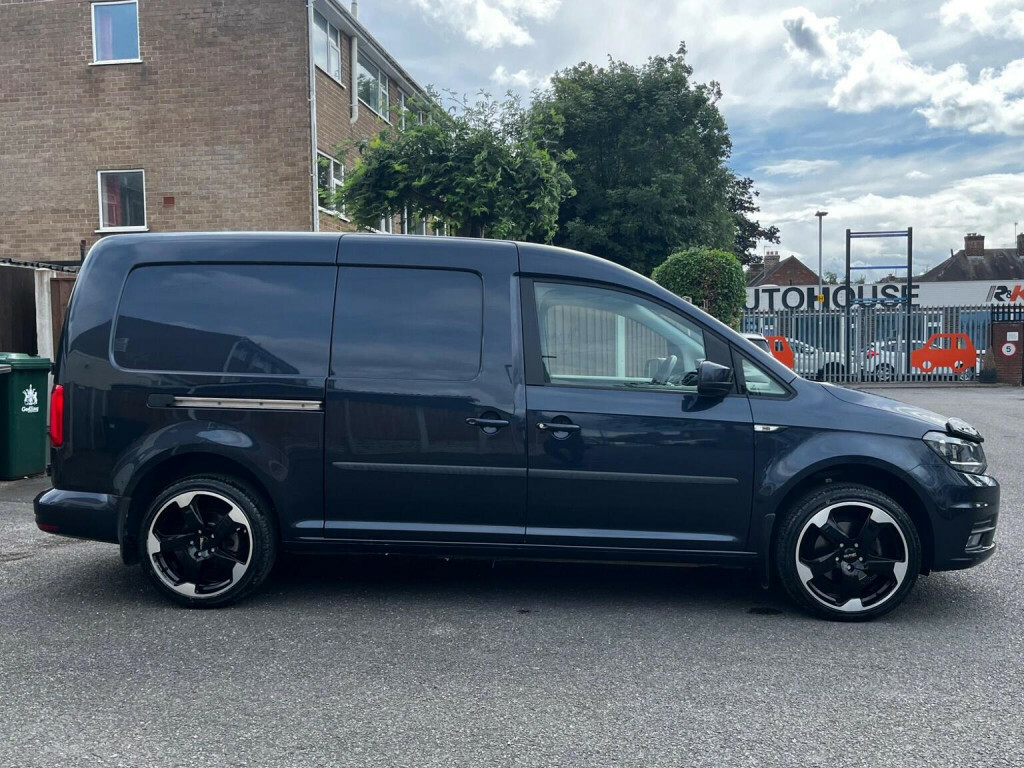 Volkswagen Caddy Maxi 2L Maxi Black #12