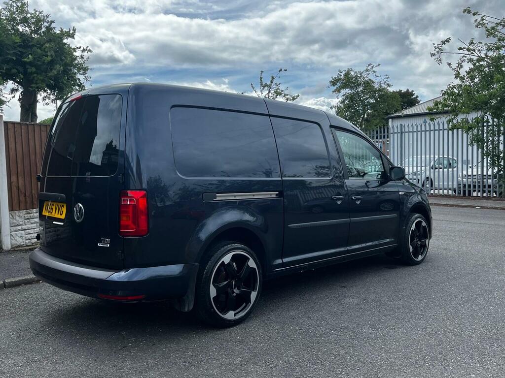 Volkswagen Caddy Maxi 2L Maxi Black #4